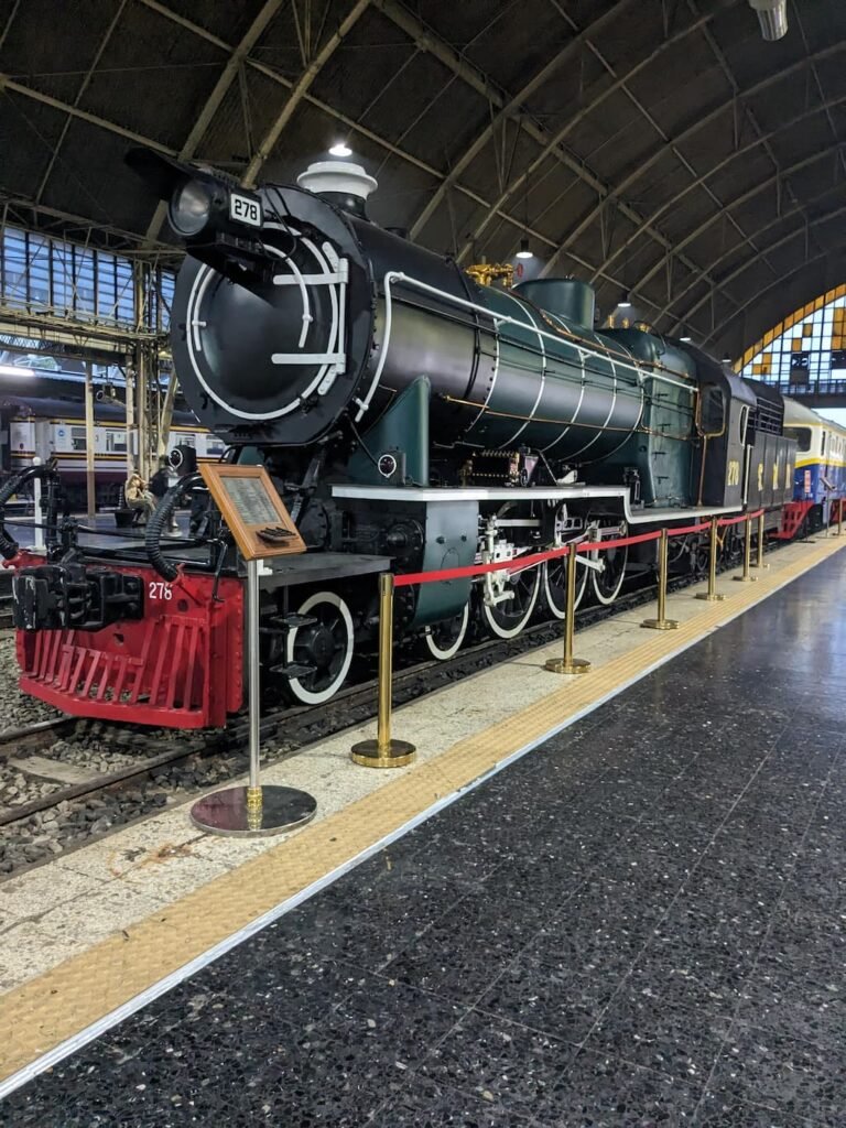 thai-steam-engine-train